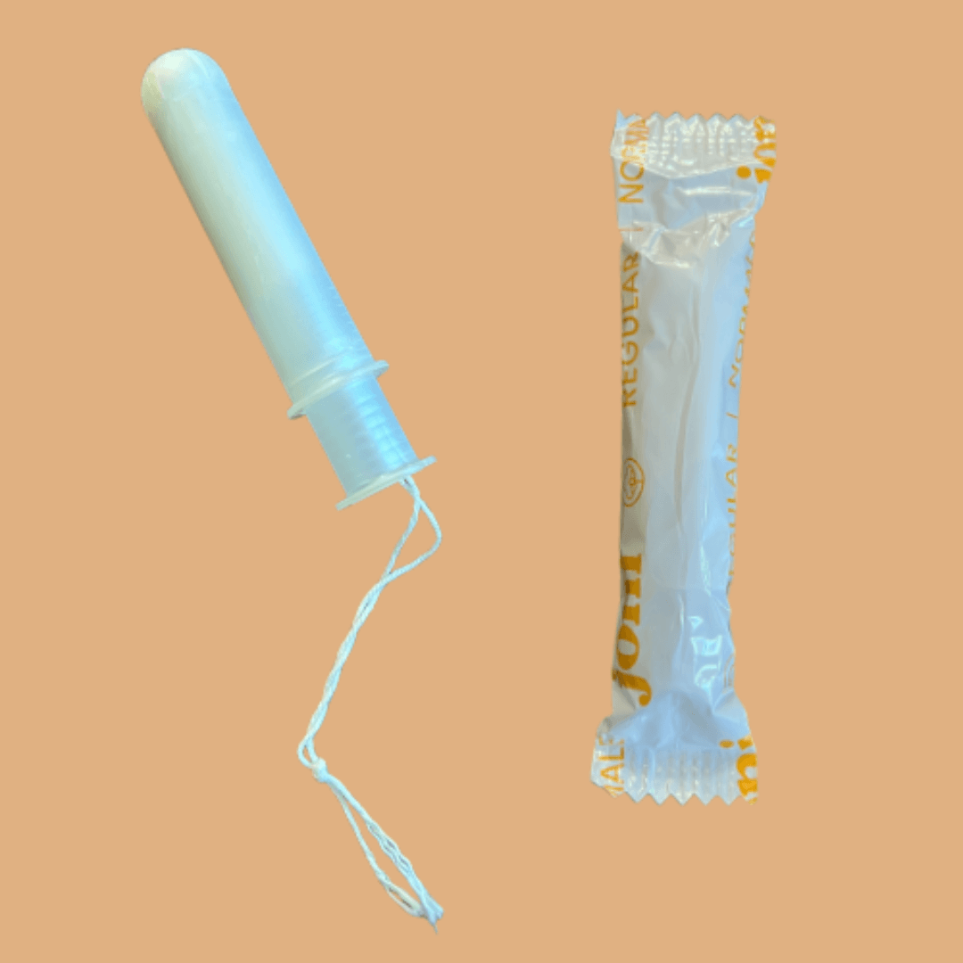 Regular applicator tampons with recyclable plastic applicator and wrapped in eco-friendly packaging.